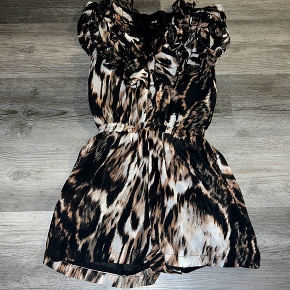 H&M RUFFLED CHEETAH PRINT ROMPER - Picture 1 of 5